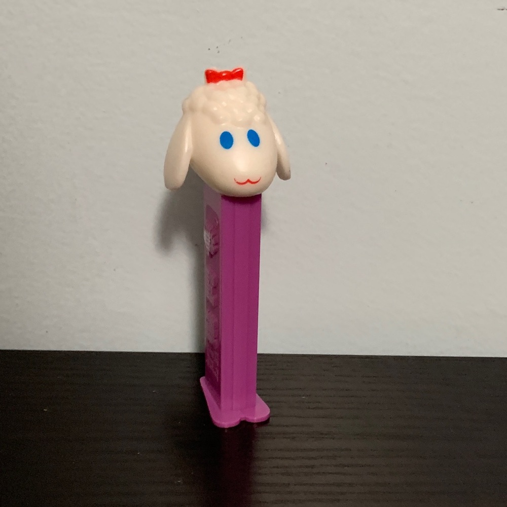 Vintage 1979 PEZ Sheep Candy Dispenser Purple Case With Feet